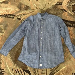 Vineyard Vines button down shirt